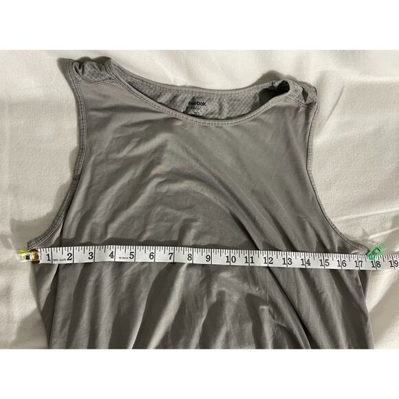 Reebok Womens Plus Size 2XL Tank Top Sleeveless T Shirt Gray Athleisure - Picture 6 of 9